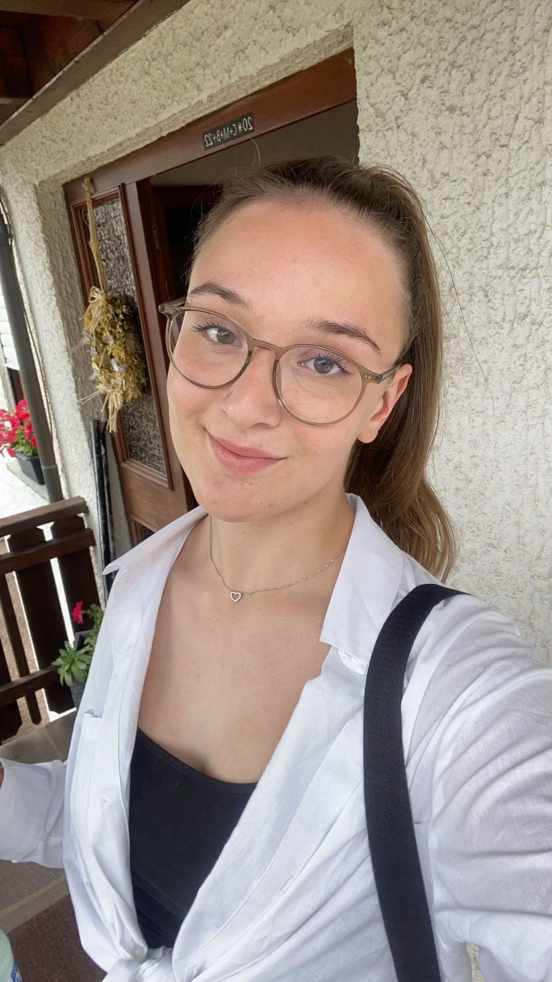 <em>Lara M.</em>